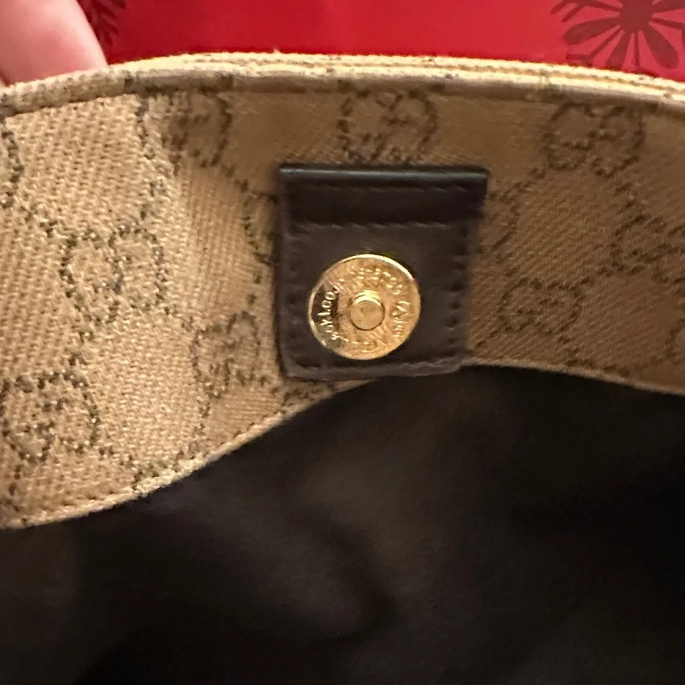 Gucci Signature Tan and Brown Messenger Bag - Picture 4 of 15